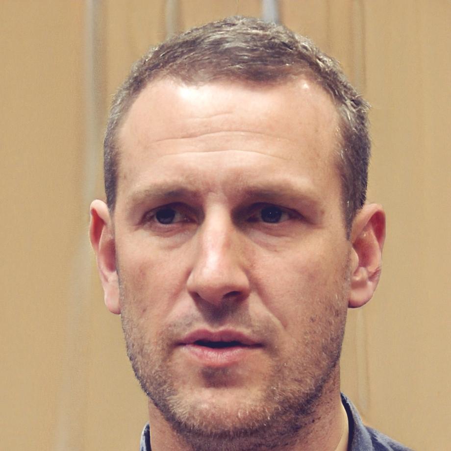 Portrait de Bastien Leclair, formateur en techniques de vente